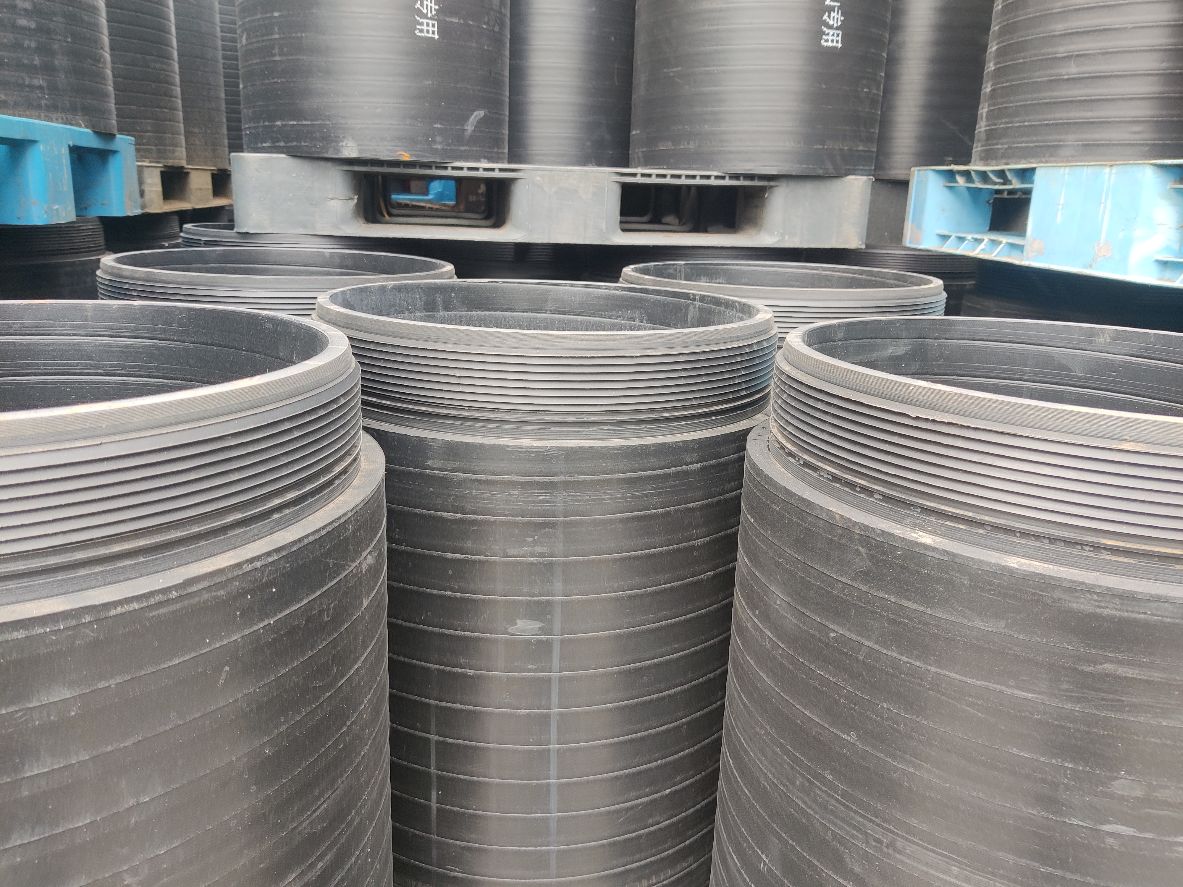 實(shí)壁排水頂拉管